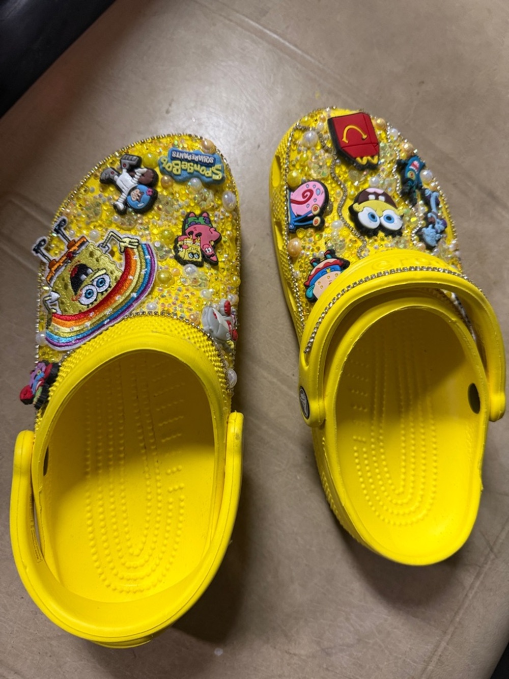 SpongeBob Yellow women’s size 6 Slip-On Clog Shoes with Character Charms